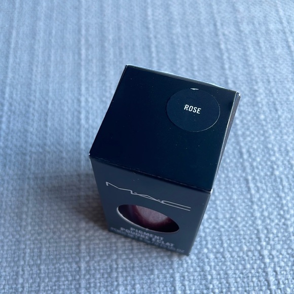 MAC pigment ROSE color 4.5g - Picture 3 of 9